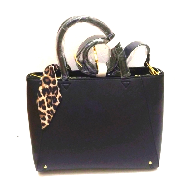 Steve Madden Bjuno Black Bag With Cheetah Scarf NWT - Picture 2 of 9